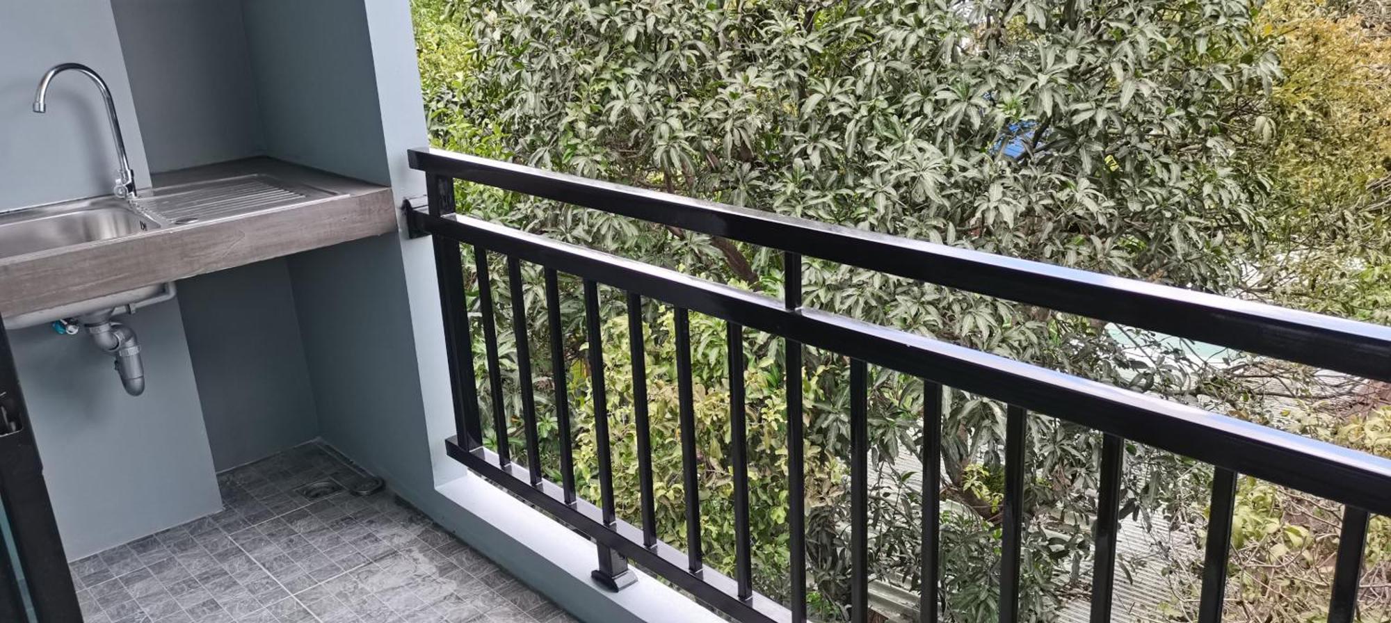 Aqua Residences: New Rooms Near Wutthakat BTS Station Bangkok Exterior photo