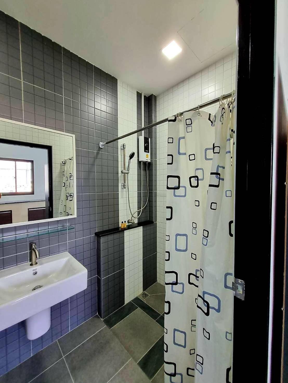 Aqua Residences: New Rooms Near Wutthakat BTS Station Bangkok Exterior photo